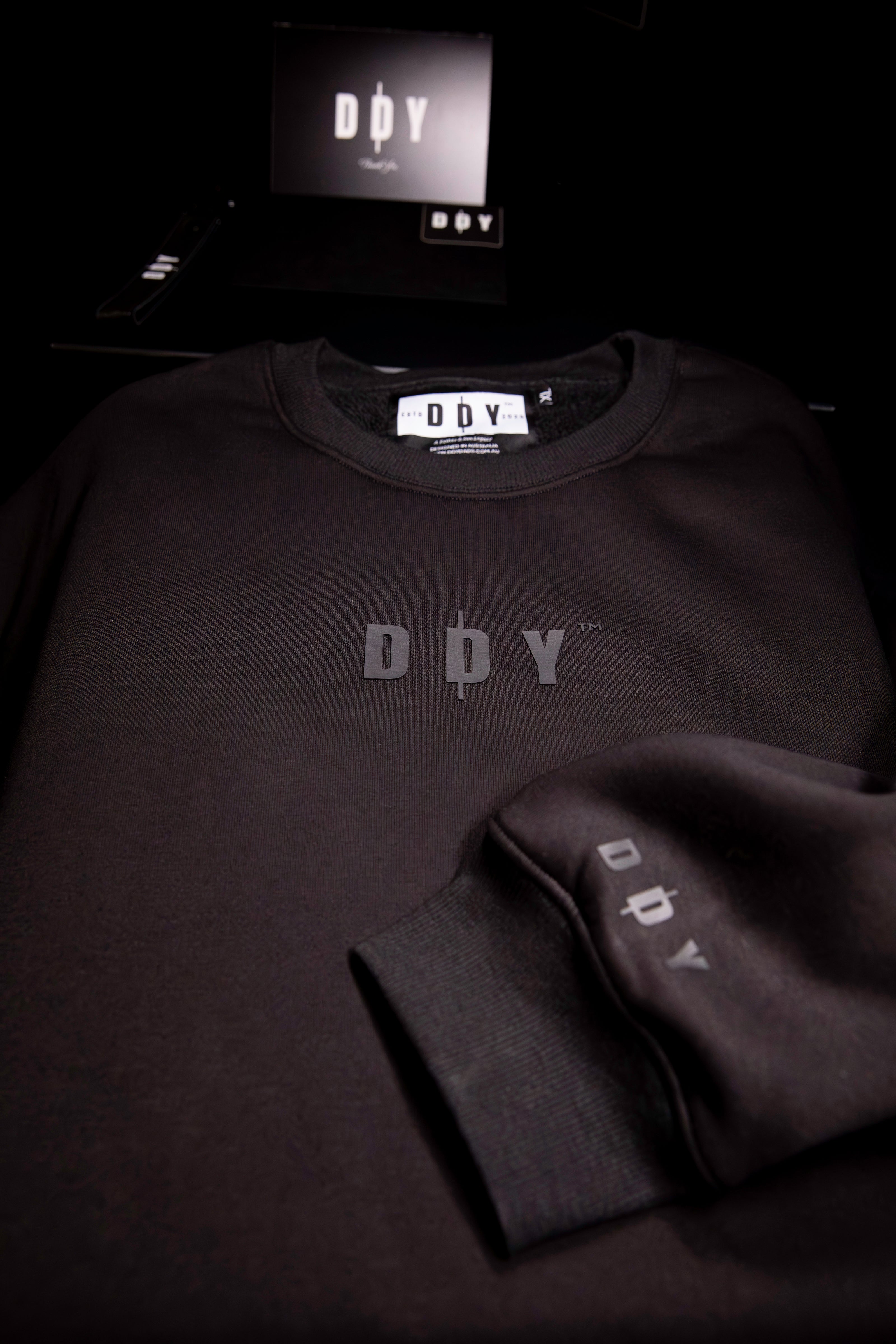 ICONIC ALL BLACKS SWEATER